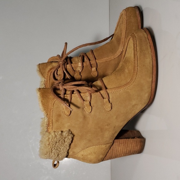 UGG Australia Analise Lace Up Heeled Boots Size 8.5 - Picture 2 of 16